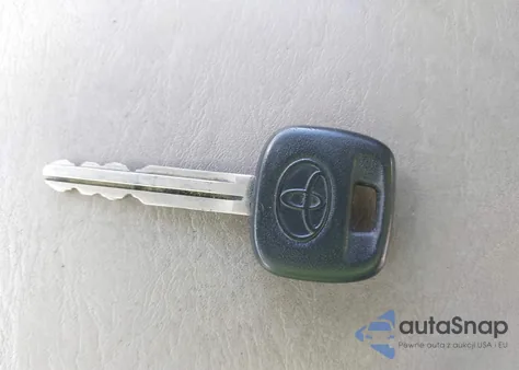 2005 Toyota Camry Le z USA, uszkodzony, nr VIN 4T1BE32K05U423893